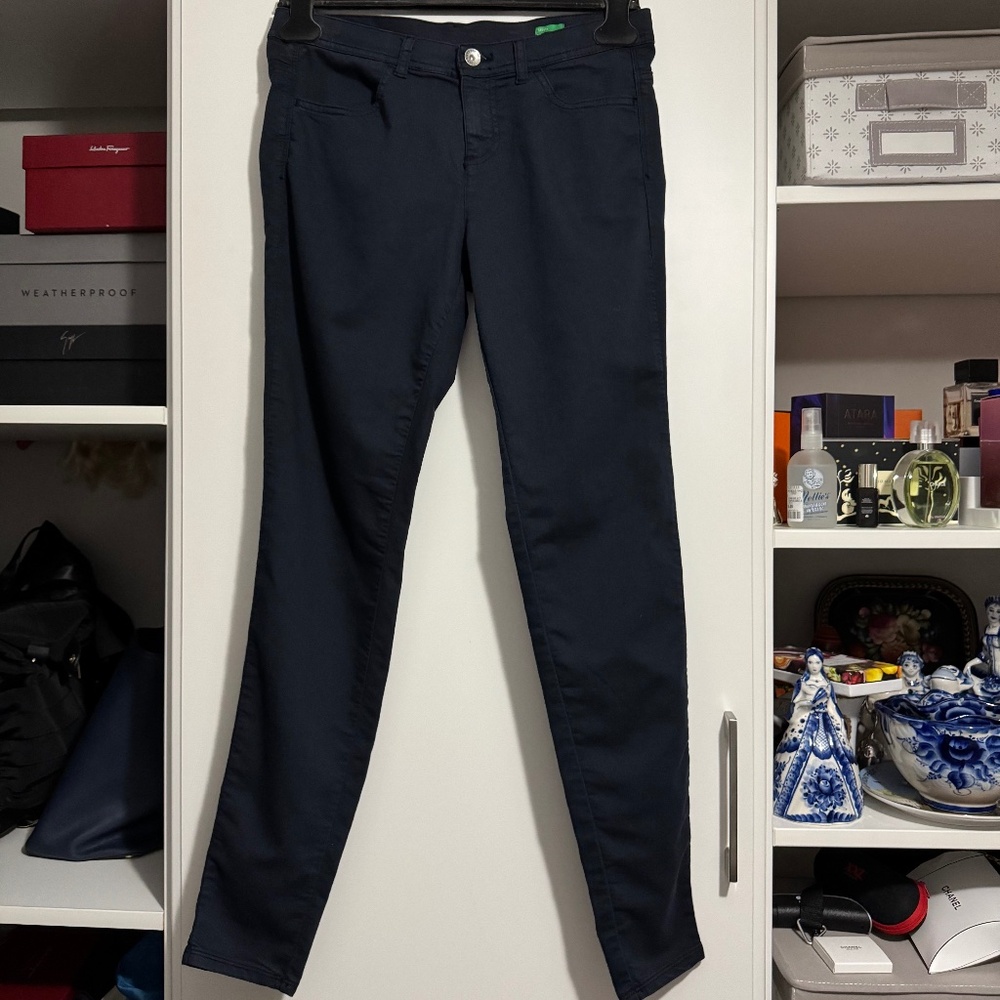 Benetton,  Size 30, 67% Cotton, 29% Polyester, 4% Elastane